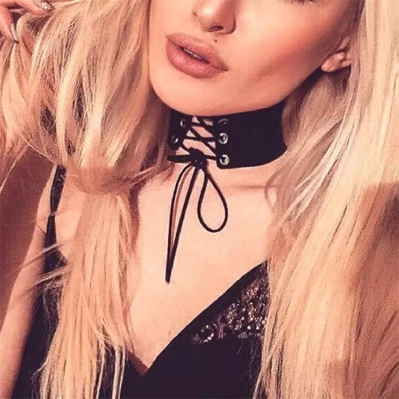 New! Corset Lace-Up Choker - Picture 2 of 8